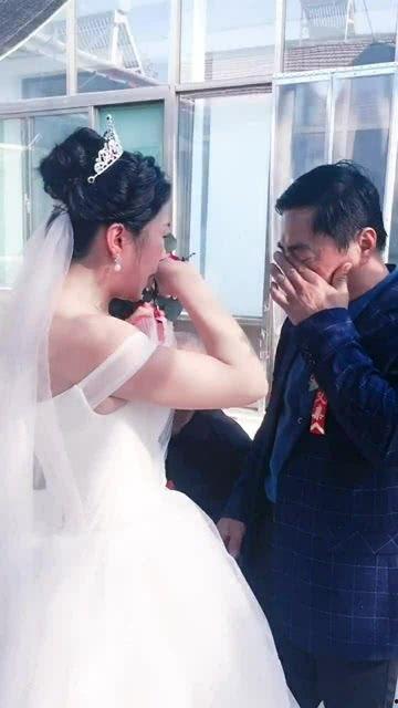 新娘和爸爸,爸爸深情致辞感动全场